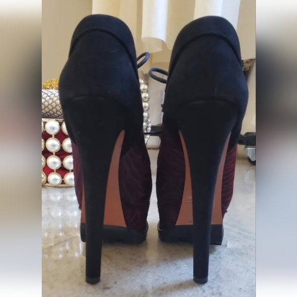 ALAIA ANKLE BOOTS - Picture 3 of 7